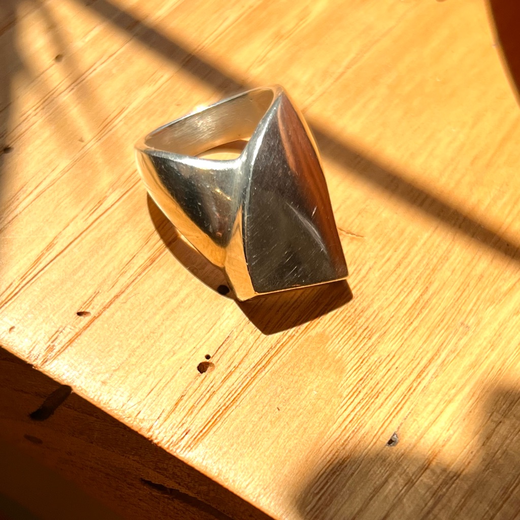 Mid Century Modern Ribbon Ring